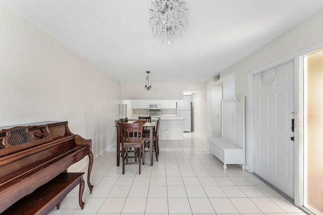 Photo - 170 Waterside Dr Unit 170