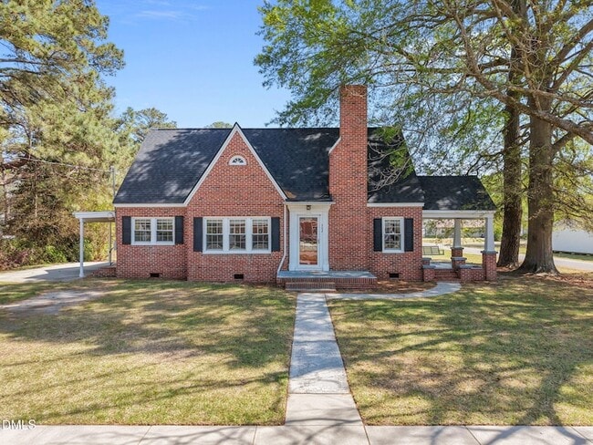 Photo - 302 W Main St