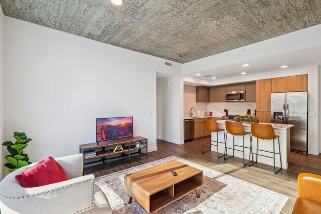 Building Photo - 222 E Jefferson St Unit ID1369272P