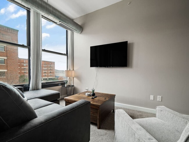 Photo - 1211 W 9th St Unit ID1061065P