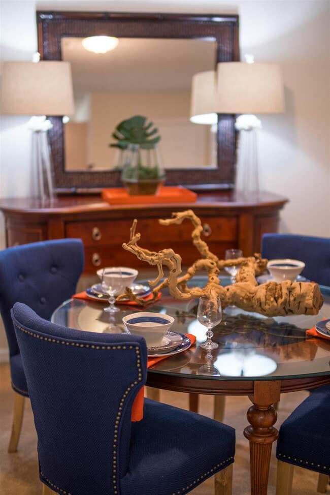 Dining area - Reserve at Jacksonville Commons