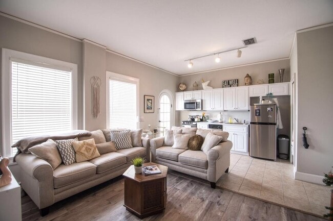 Photo - Lake Mirror Tower Apartments