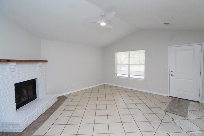 Photo - 408 Peppertree Terrace