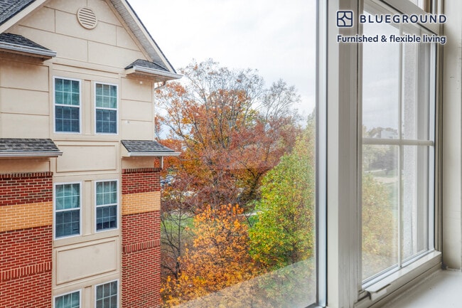 Photo - 5405 Tuckerman Ln Unit FL8-ID608