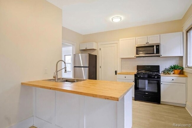 Photo - 1484 Virginia Park St Unit Upper