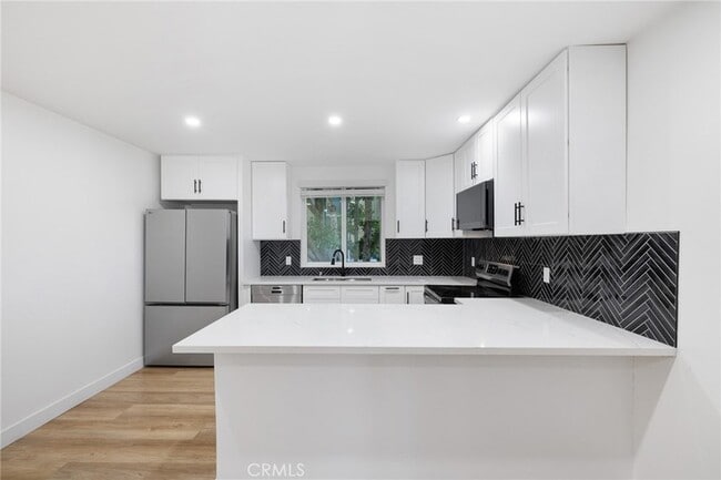 Building Photo - 17000 Burbank Blvd Unit 201