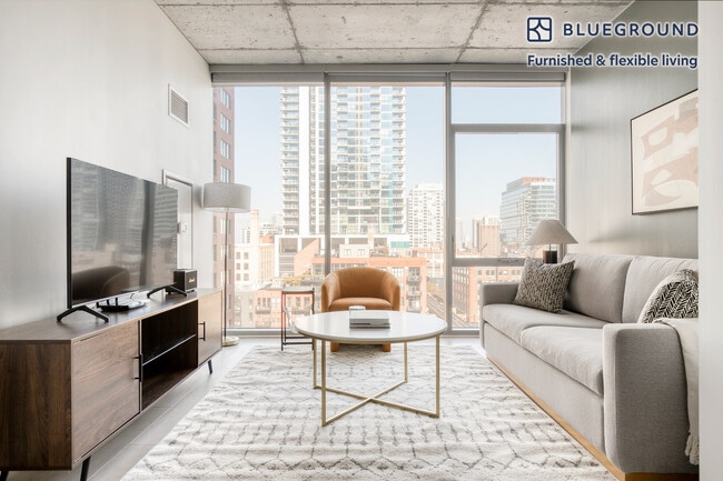 Building Photo - 311 W Illinois St Unit SI FL9-ID819