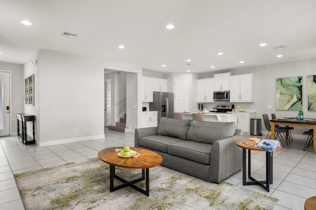 Photo - 301 Burma St Unit ID1369245P