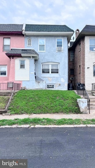 Building Photo - 5842 N 12th St