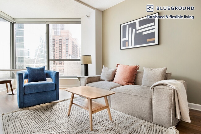 Building Photo - 300 N Canal St Unit FL4-ID1388