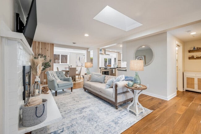 Building Photo - 6404 47th Ave SW Unit ID1231215P