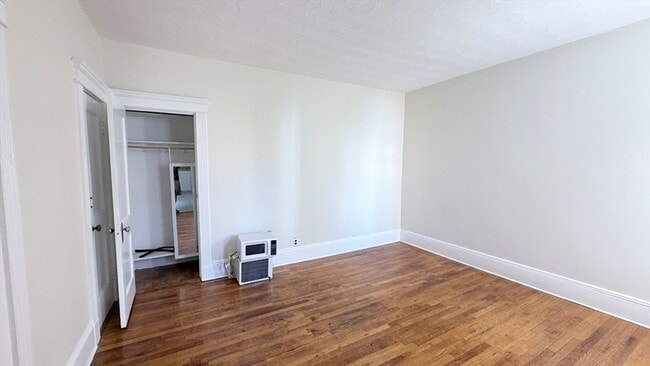 Building Photo - 15 Parkman St Unit 2C