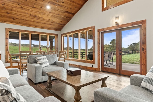 Building Photo - 299 Westview Dr Unit ID1371158P