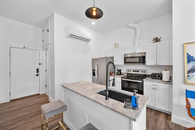 Photo - 18 W Elder St Unit SI ID1540376P