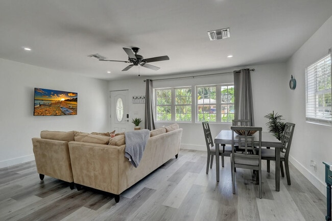 Building Photo - 27250 Shriver Ave Unit FL1-ID1073504P