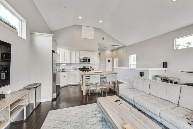 Photo - 1608 14th St Unit ID1259142P