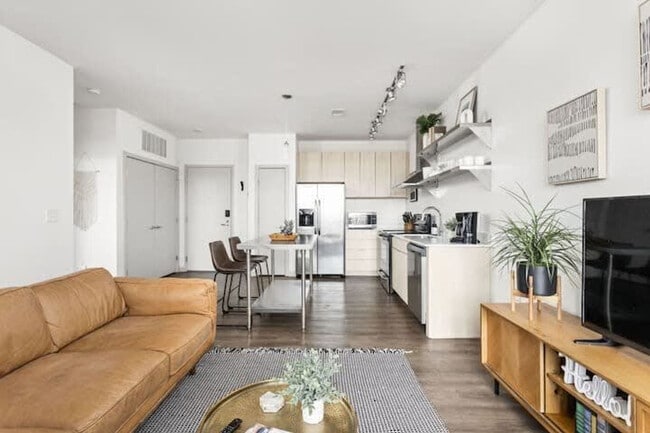 Photo - 747 N College Ave Unit ID1038657P