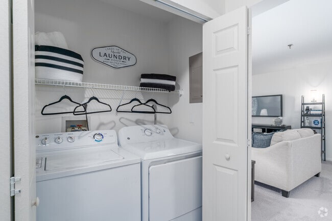 2BR, 2BA - 1100SF Laundry - Pointe North Apartments