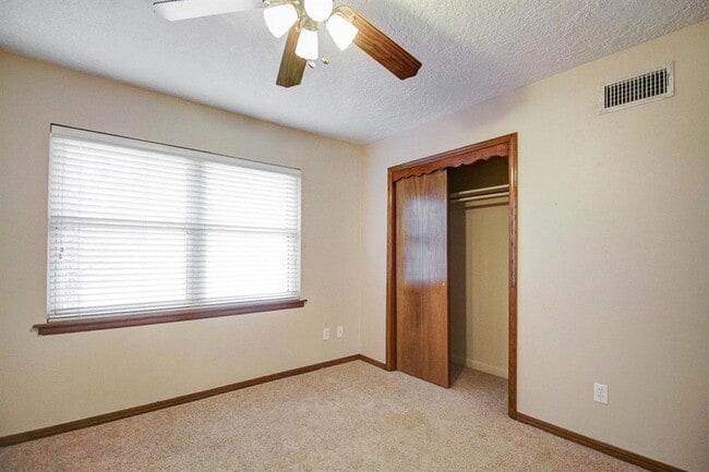 Photo - 805 Willow Ln