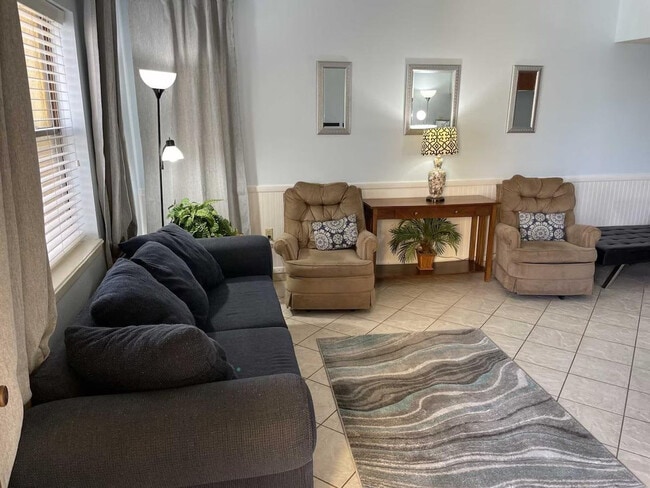 Building Photo - 125 E Venus Ln Unit ID1255568P