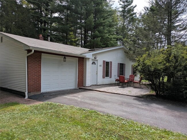 Photo - 617 Katrina Falls Rd