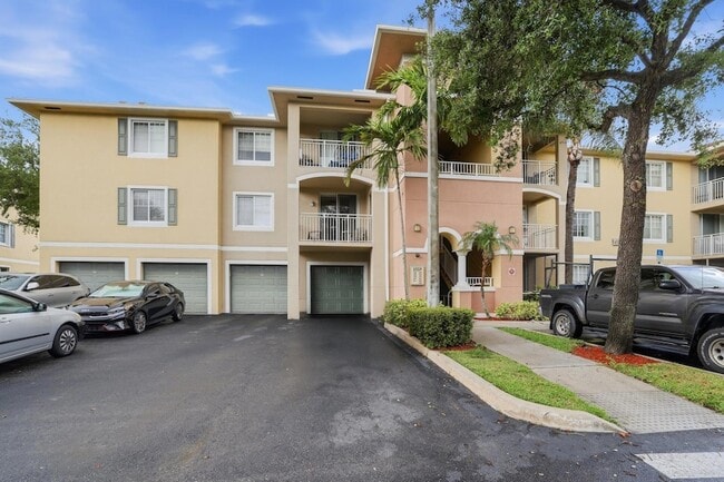 Building Photo - 6559 Emerald Dunes Dr Unit 308