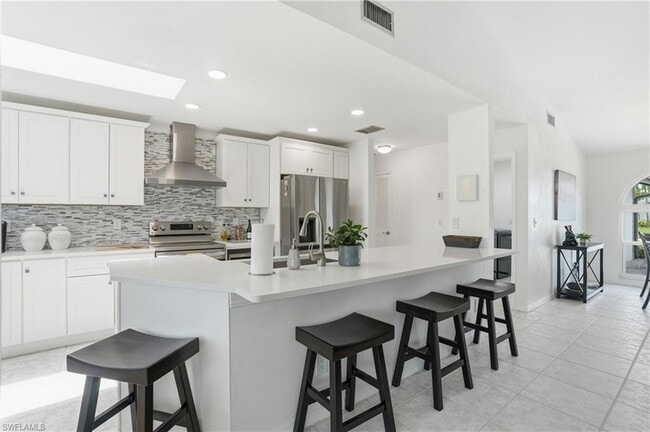 Photo - 132 Bordeaux Cir