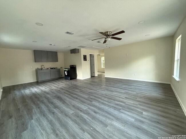 Photo - 1927 W Mayfield Blvd