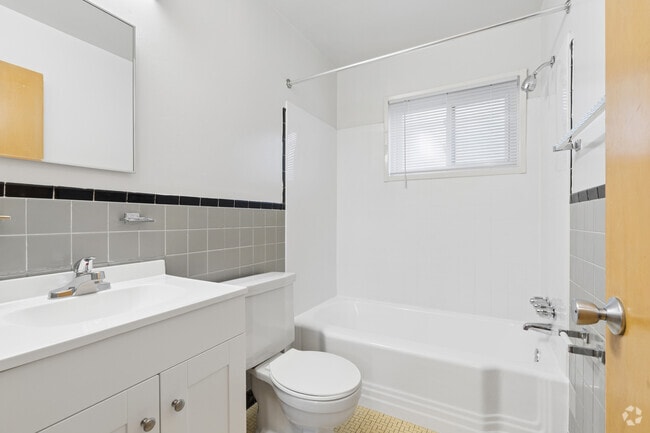 Alberta I - 1BR, 1BA - 603SF - Bathroom - Amber Court Apartments