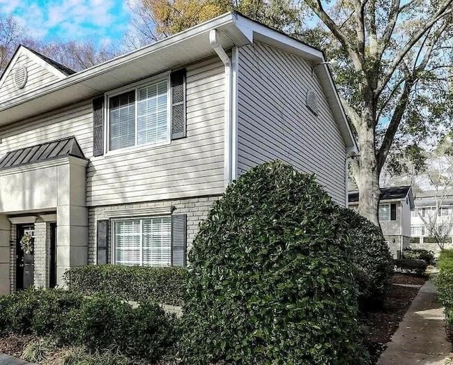 Photo - 6940 Roswell Rd NE