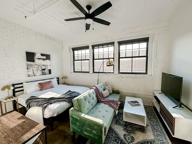 Photo - 701 E 2nd St N Unit ID1075282P