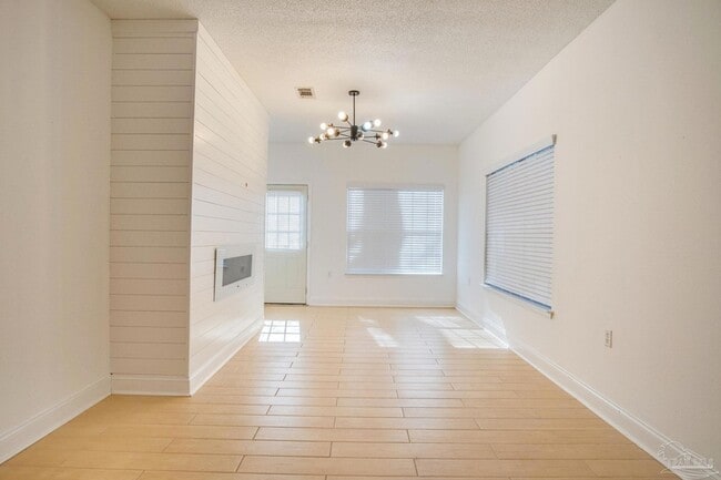 Photo - 1200 Jasper St