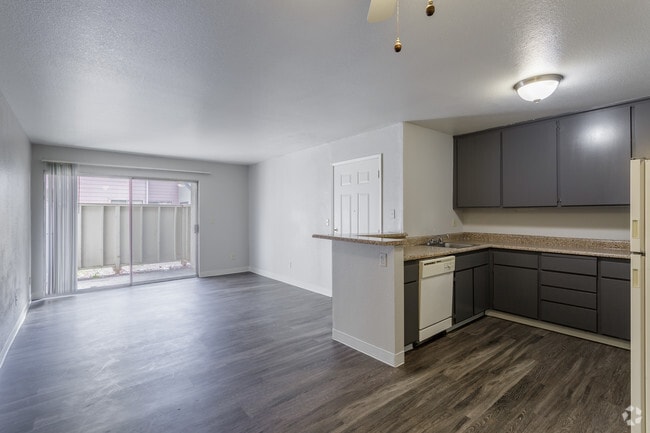 Photo - Carmel Pointe