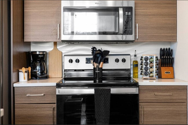 Photo - 120 N Madison Ave Unit ID1335757P