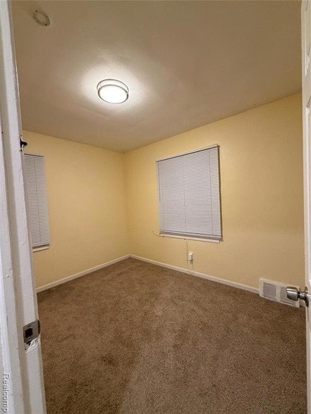 Photo - 776 John Daly St