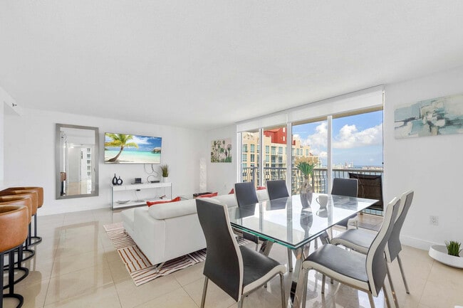 Photo - 1200 Brickell Bay Dr Unit FL47-ID1323132P