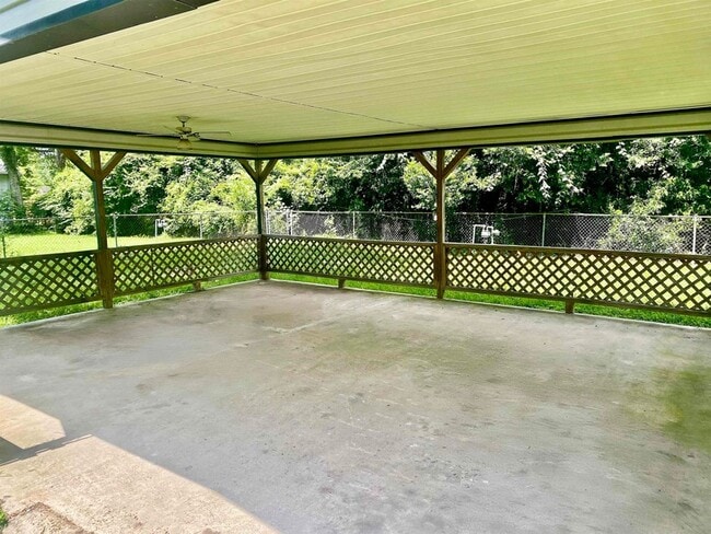 Photo - 1113 Railroad St