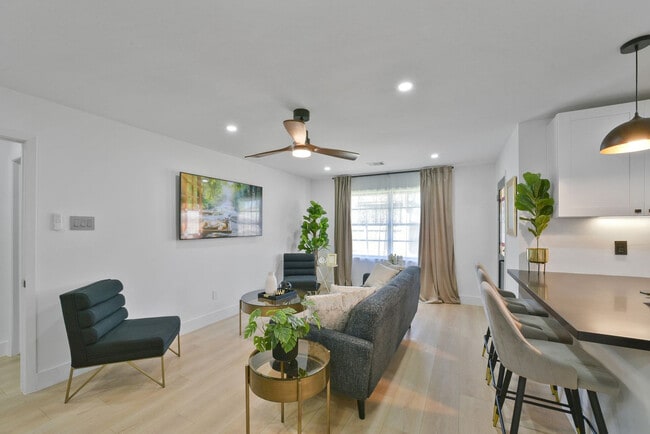 Building Photo - 6230 Rena St Unit ID1316401P