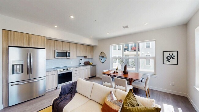 Building Photo - 75 Willow Ct Unit 208