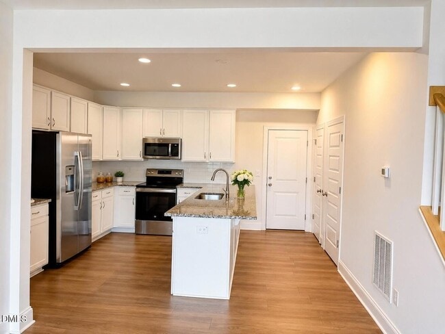 Photo - 602 Mkt Grv Dr