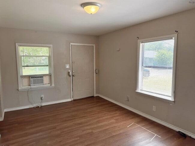 Photo - 2409 Ave D