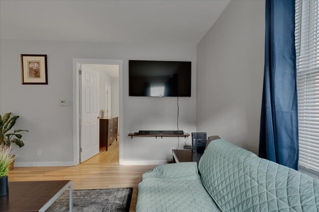 Photo - 803 W Markham Ave Unit SI ID1388429P