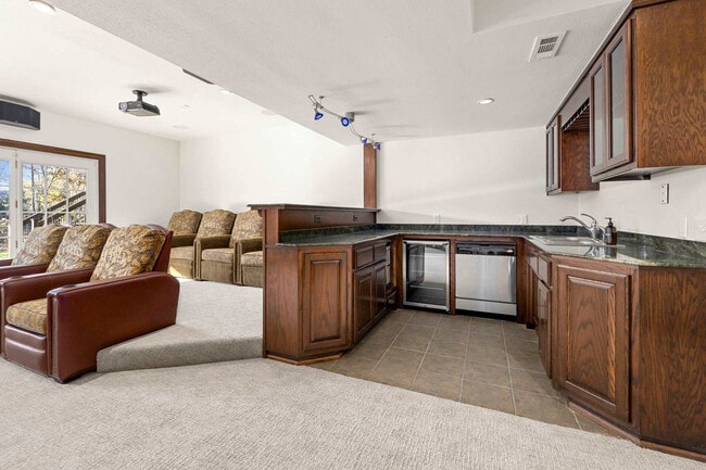 Photo - 515 NW D St Unit SI ID1346920P