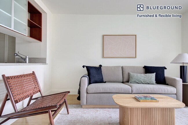 Photo - 215 E 96th St Unit FL11-ID687