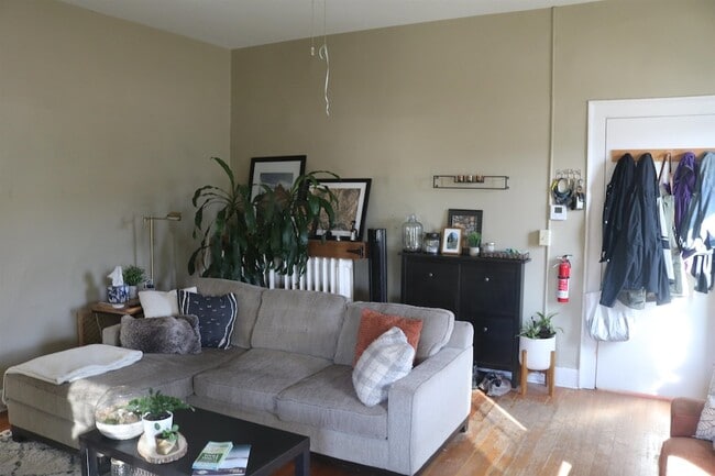 Photo - 160 N Main St