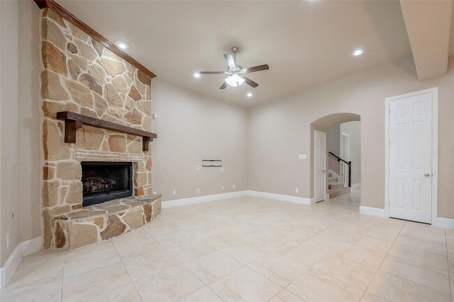 Photo - 16811 Kilgarth Dr