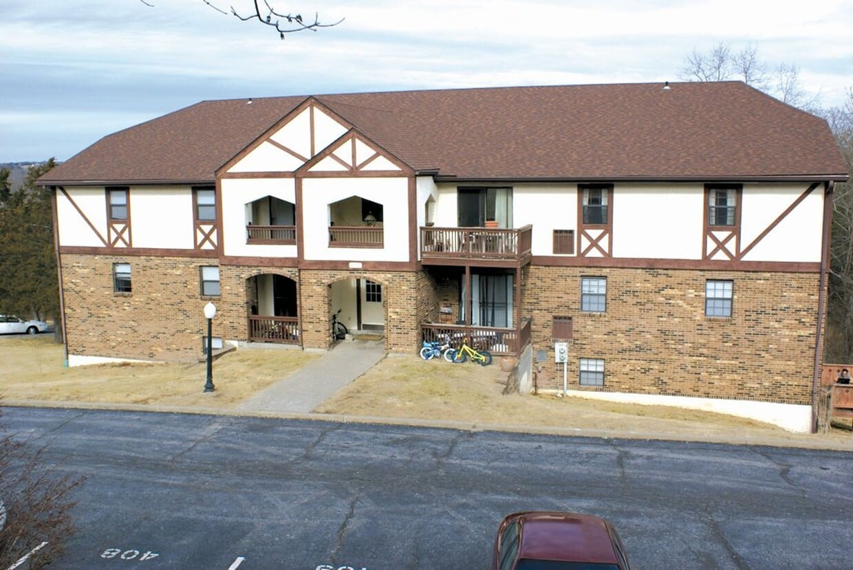 Floor Plan - Deluxe Two Bedroom Apartment with Washer/Dryer ...