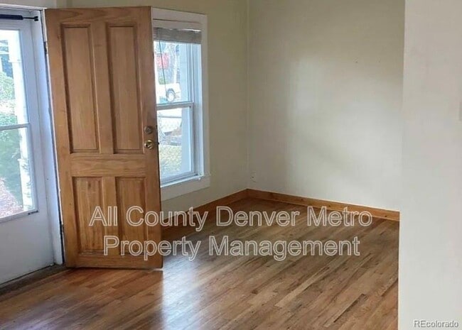Photo - 831 Elati St