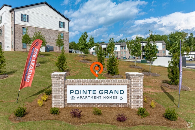 Entrance Sign - Pointe Grand Dawsonville