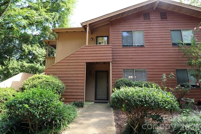 Building Photo - 1645 Cedarview Ct